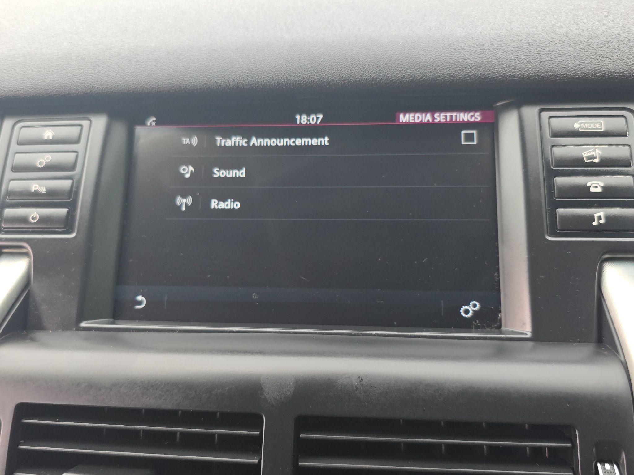 2017 Land Rover Discovery Sport 2.0 TD4 SE 4WD Euro 6 (s/s) 5dr (5 Seat) • 60,214 miles image 66