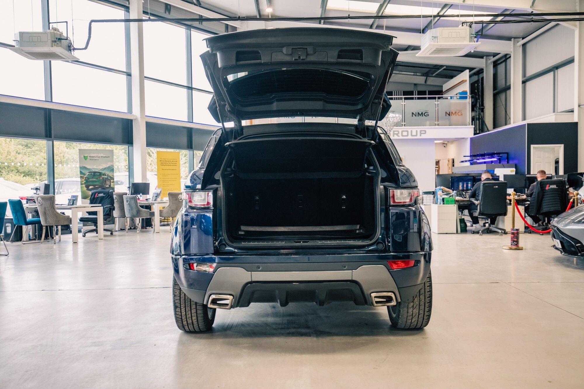 Land Rover Range Rover Evoque view 32
