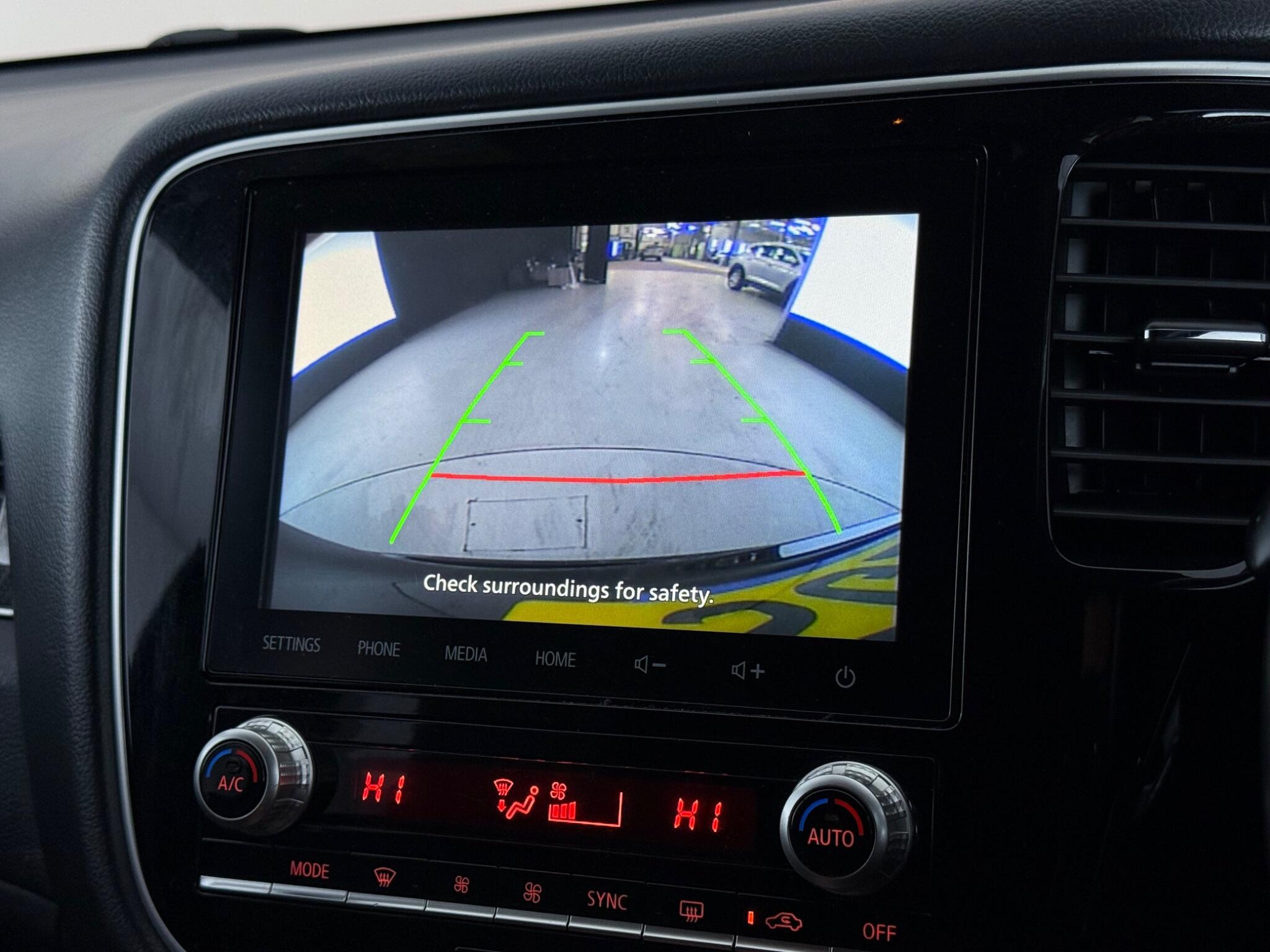 Mitsubishi Outlander view 23