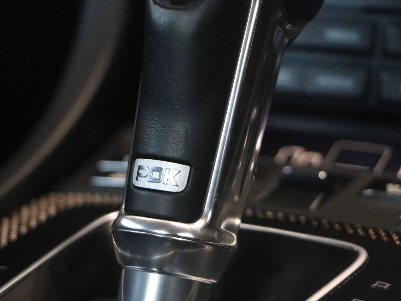 Porsche 911 view 31