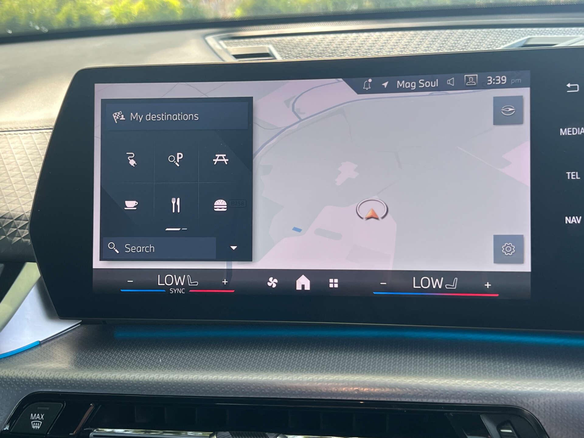 BMW Ix2 view 33