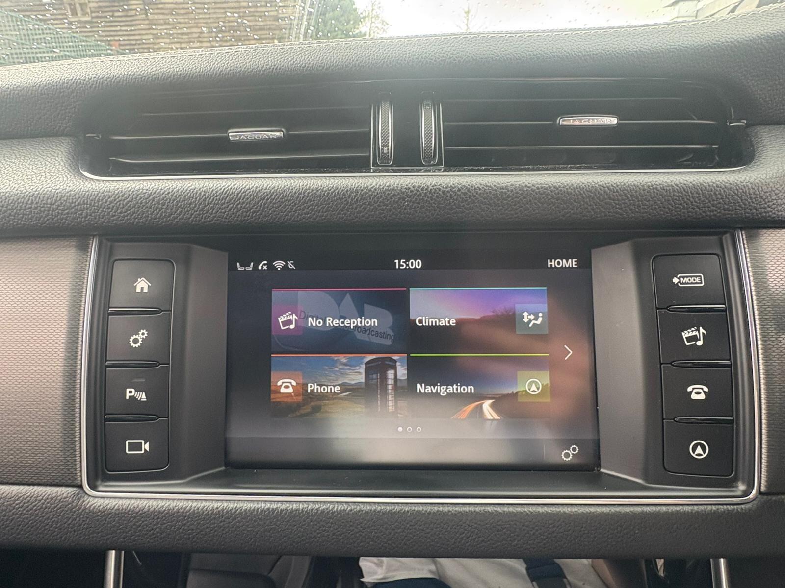 Jaguar XF view 23