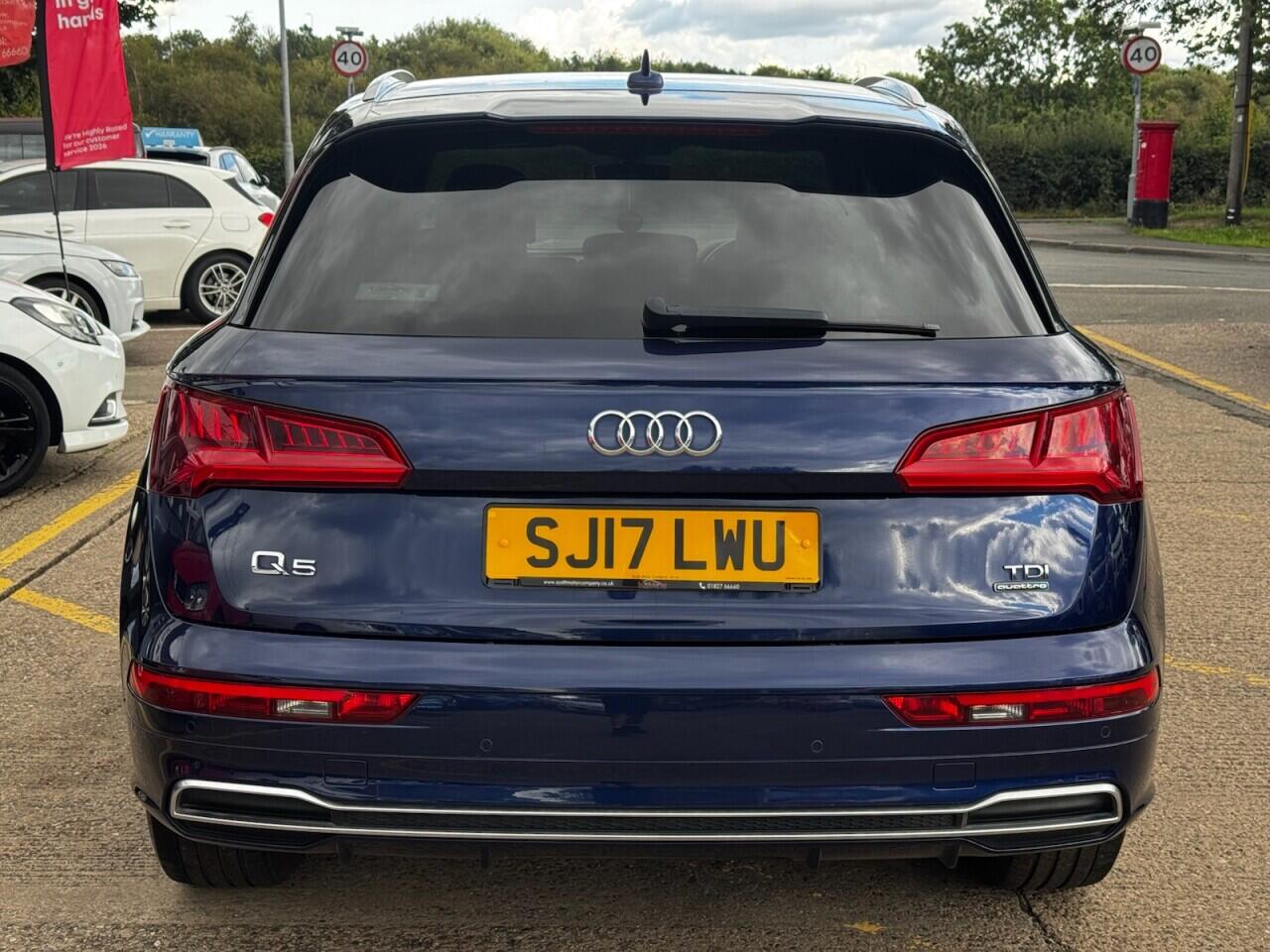 Audi Q5 view 14