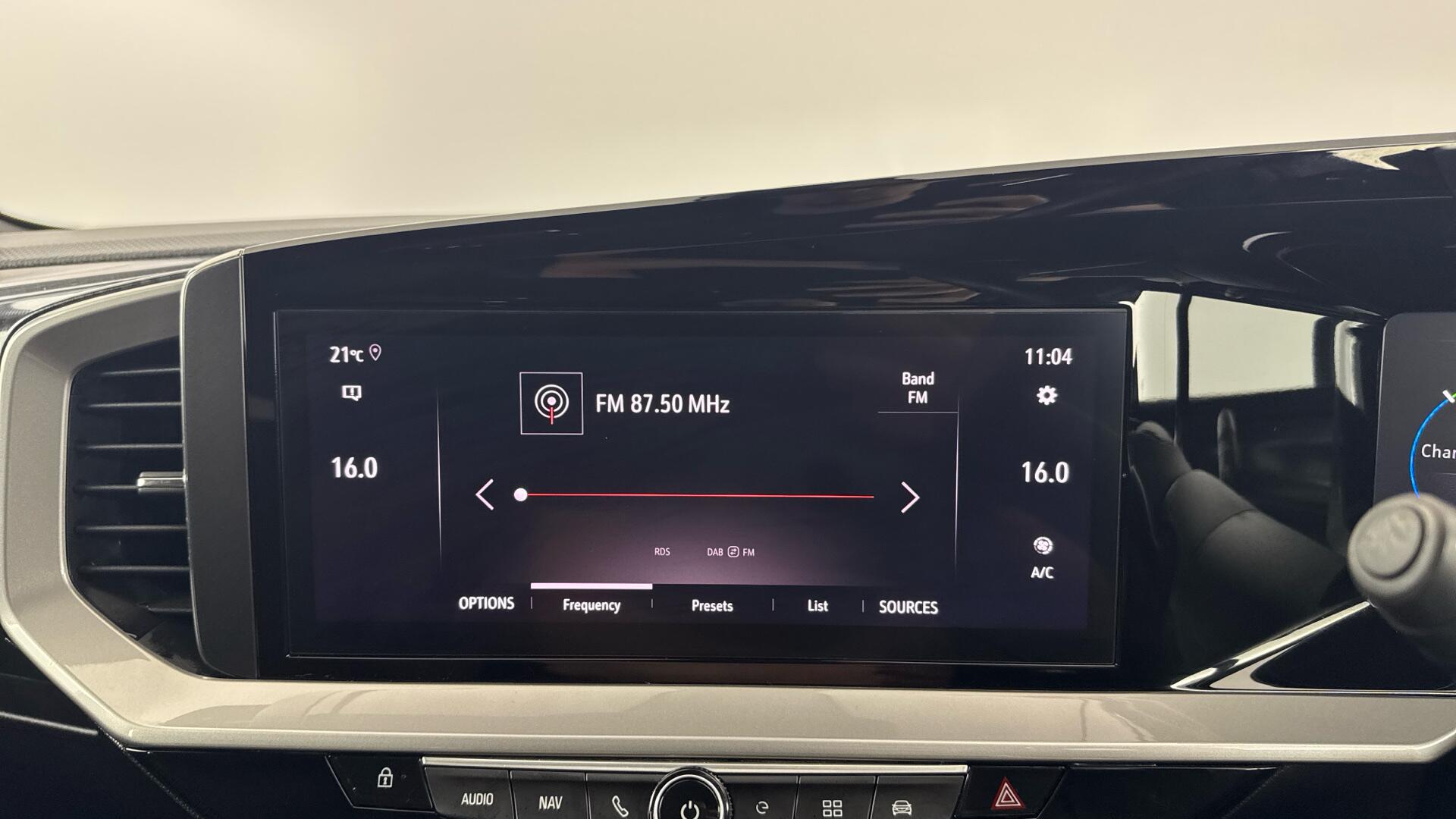 Vauxhall Mokka Electric view 27