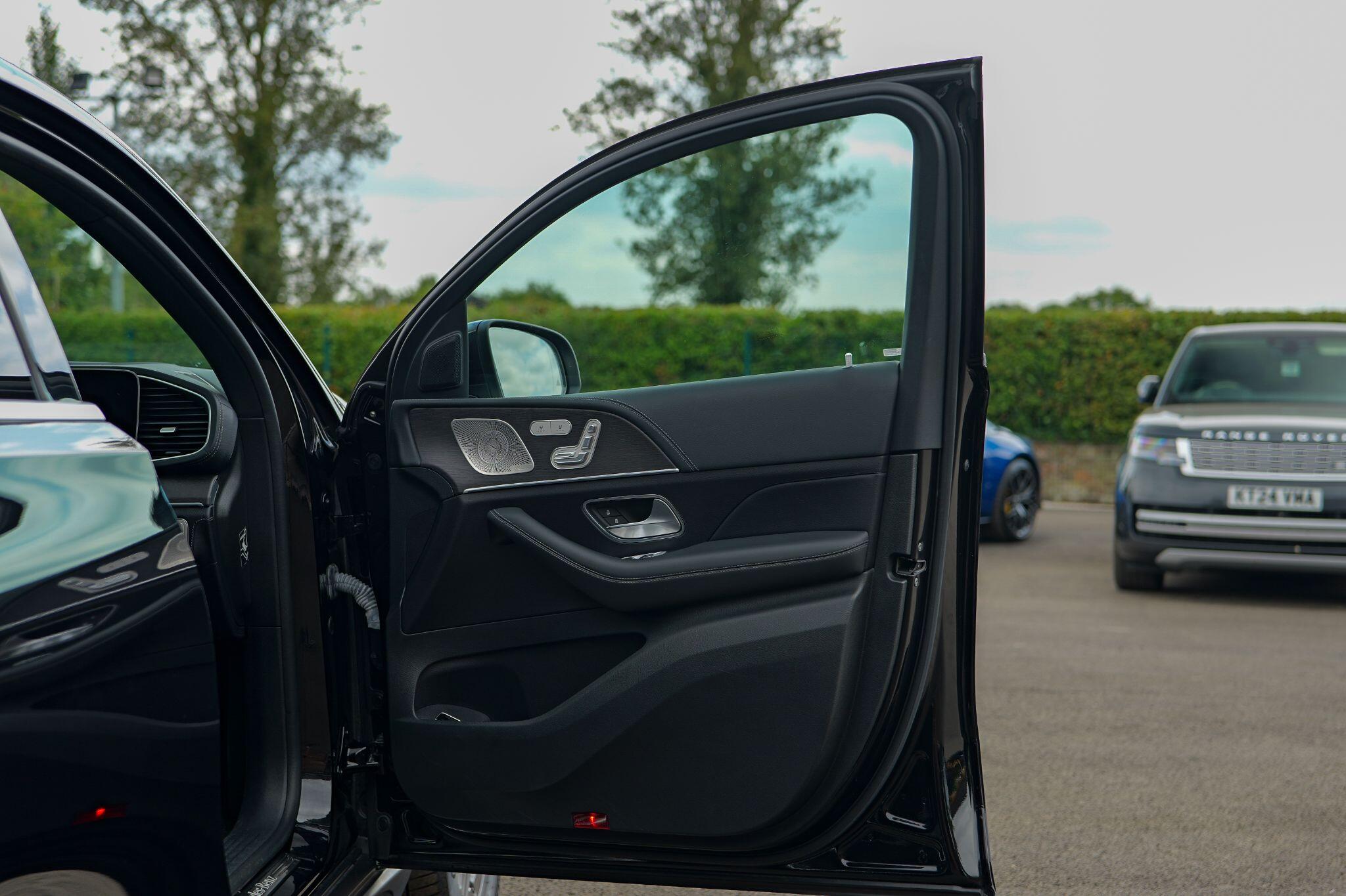 Mercedes-Benz Gle view 28