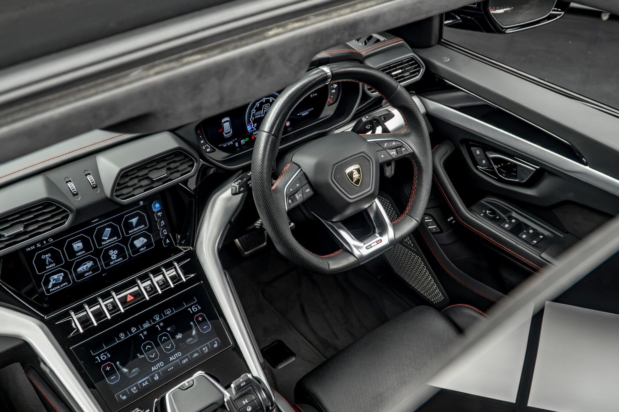 Lamborghini Urus view 40