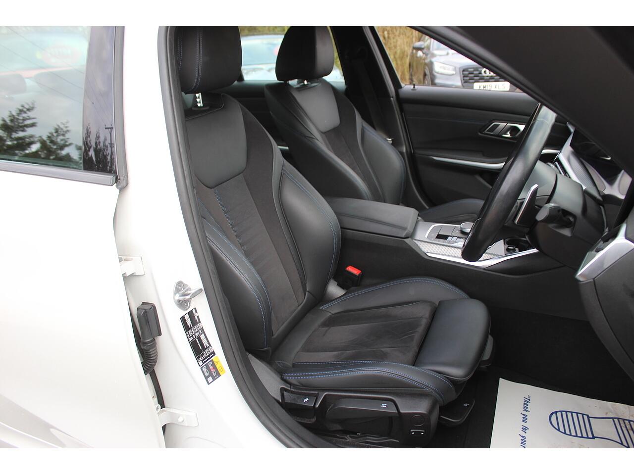 BMW 3 Series view 15
