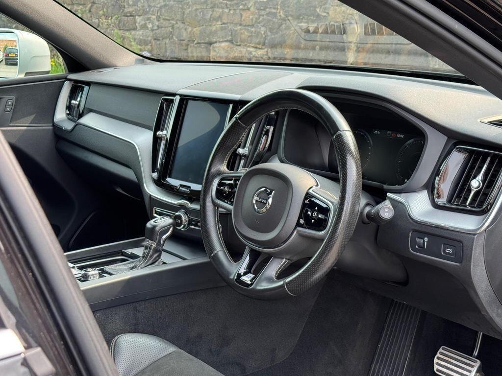 Volvo XC60 view 11