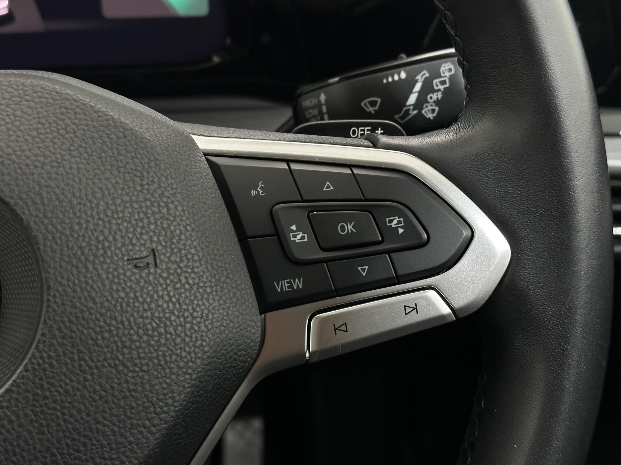 Volkswagen Golf view 16