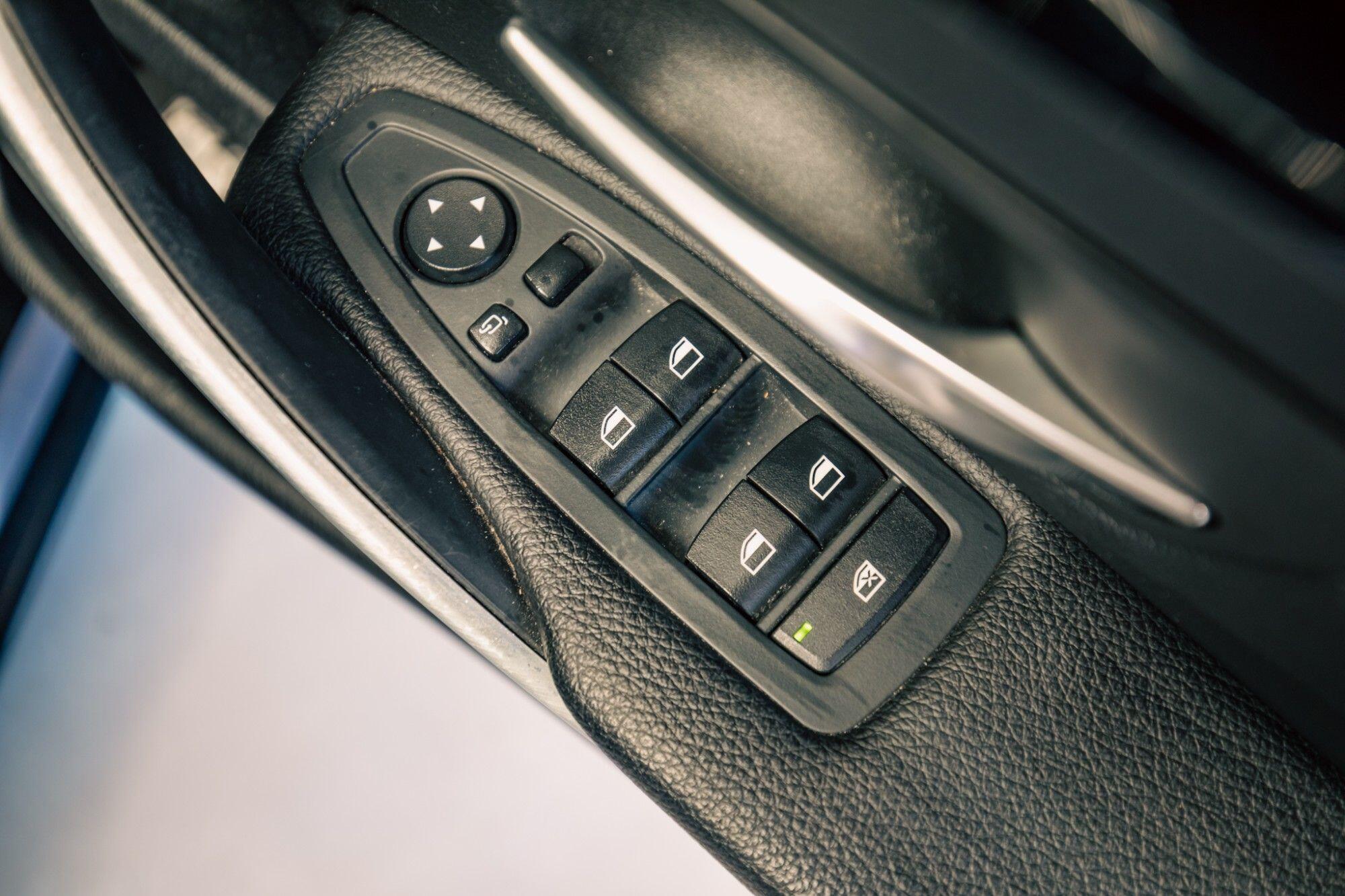 BMW 4 Series view 9