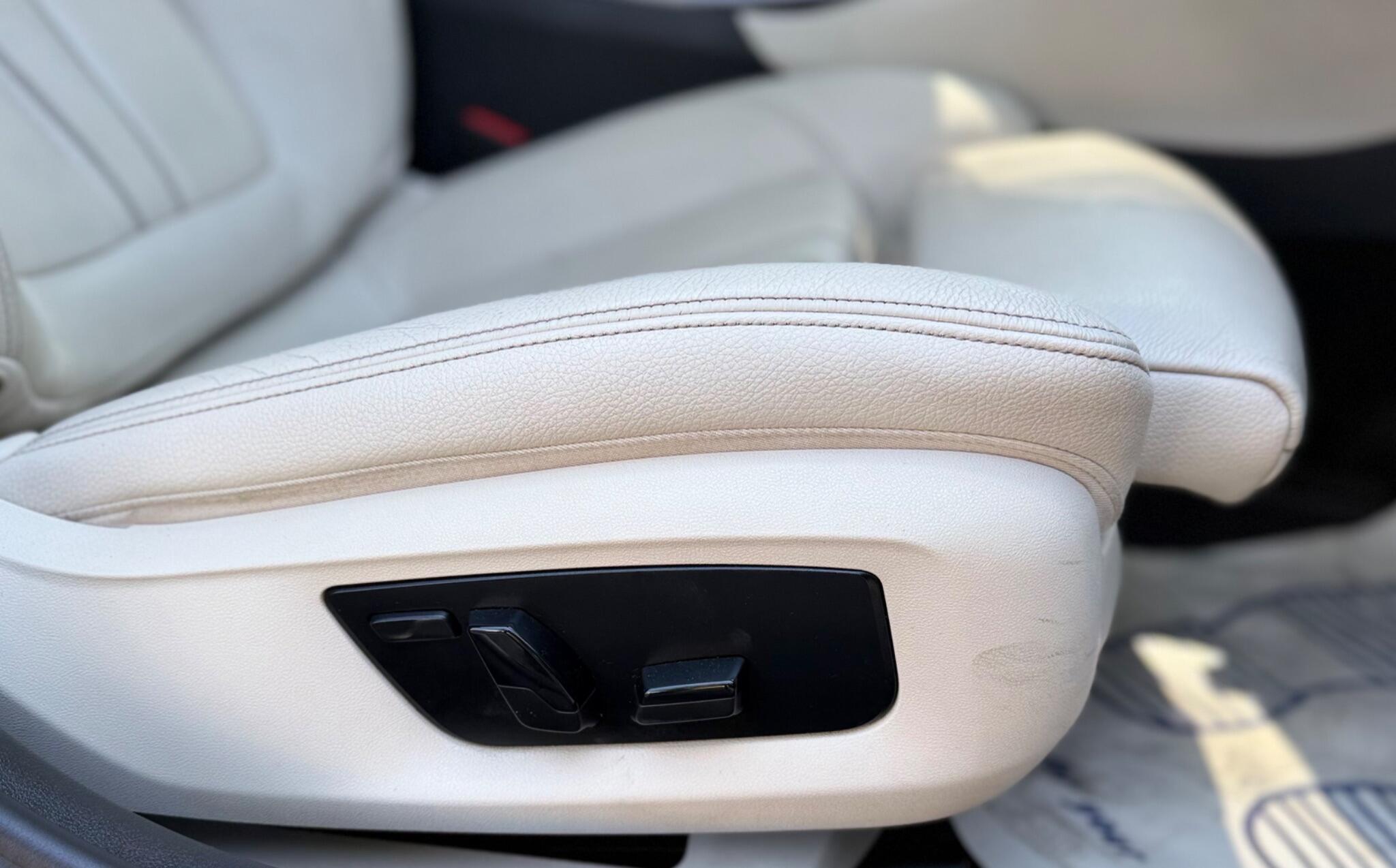 BMW 5 Series view 33