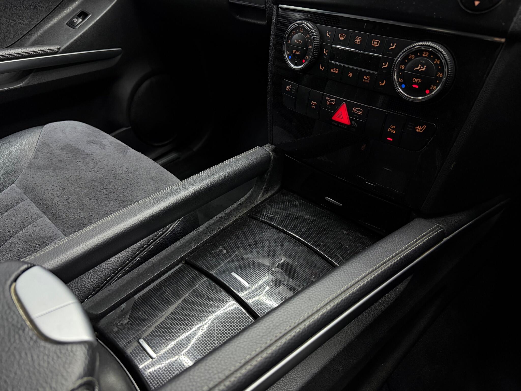 Mercedes-Benz M-Class view 10