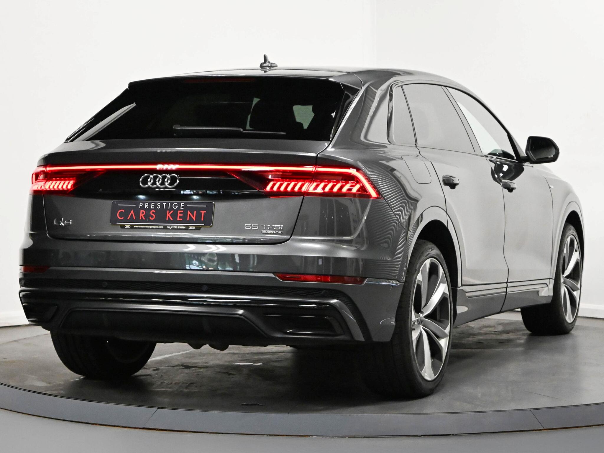 Audi Q8 view 29