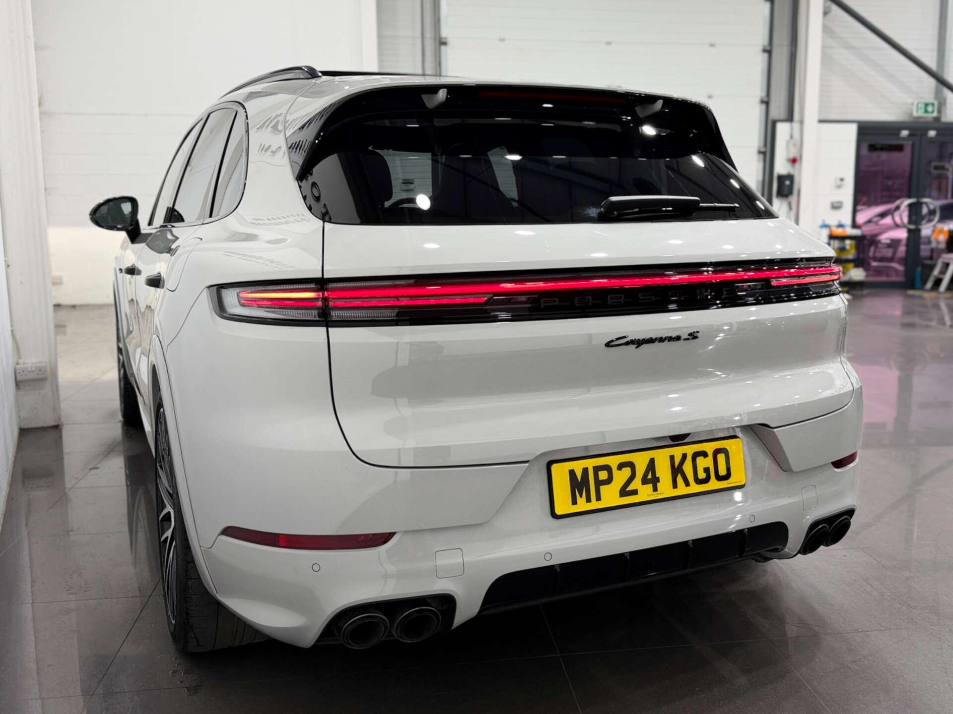 Porsche Cayenne view 8