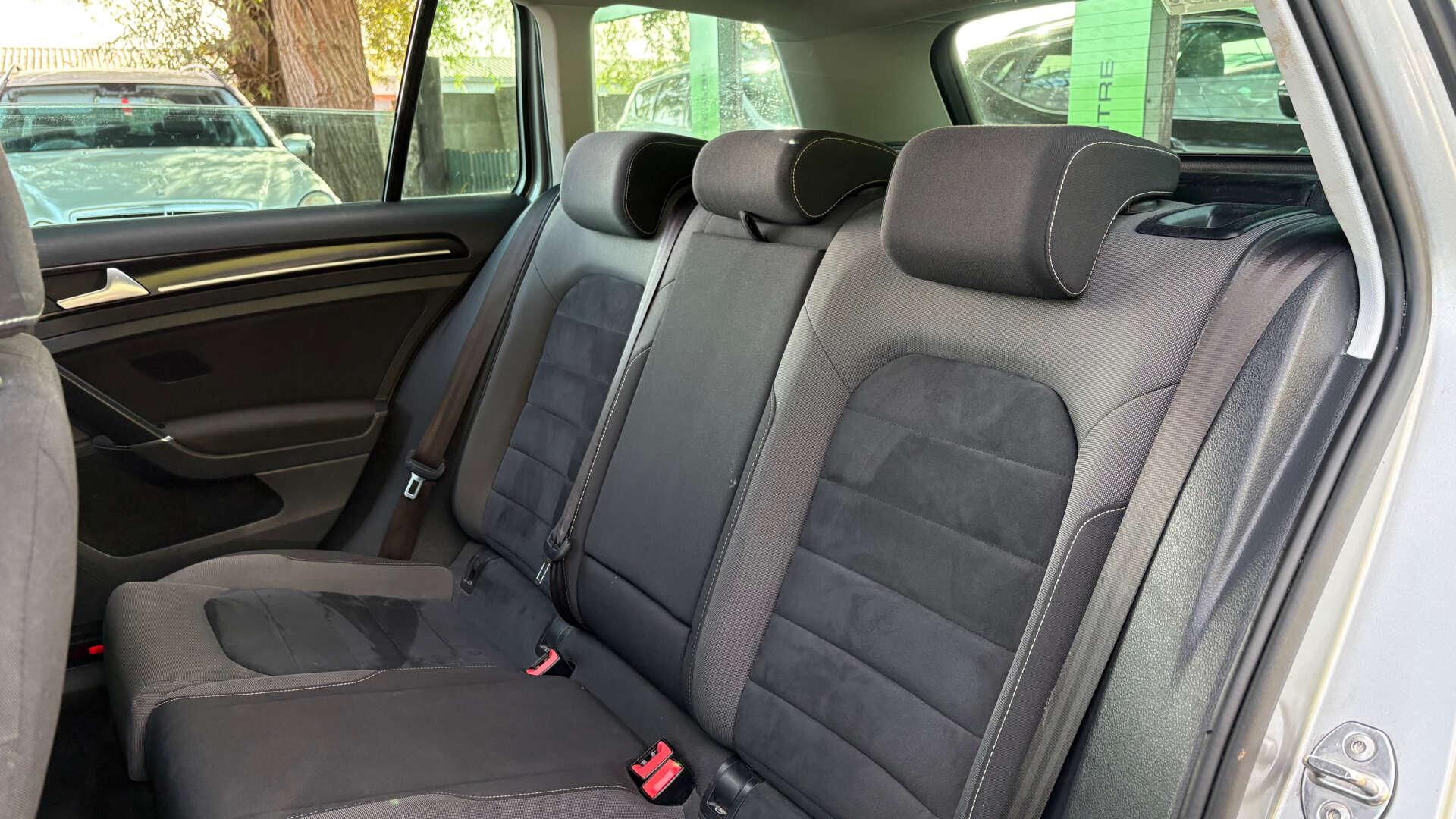 Volkswagen Golf view 12