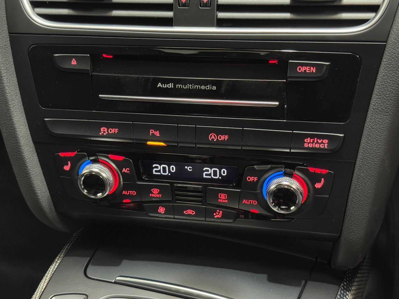 Audi S4 Avant view 28