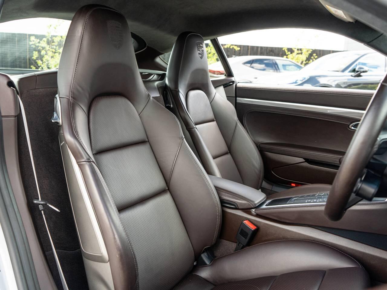 Porsche Cayman view 5