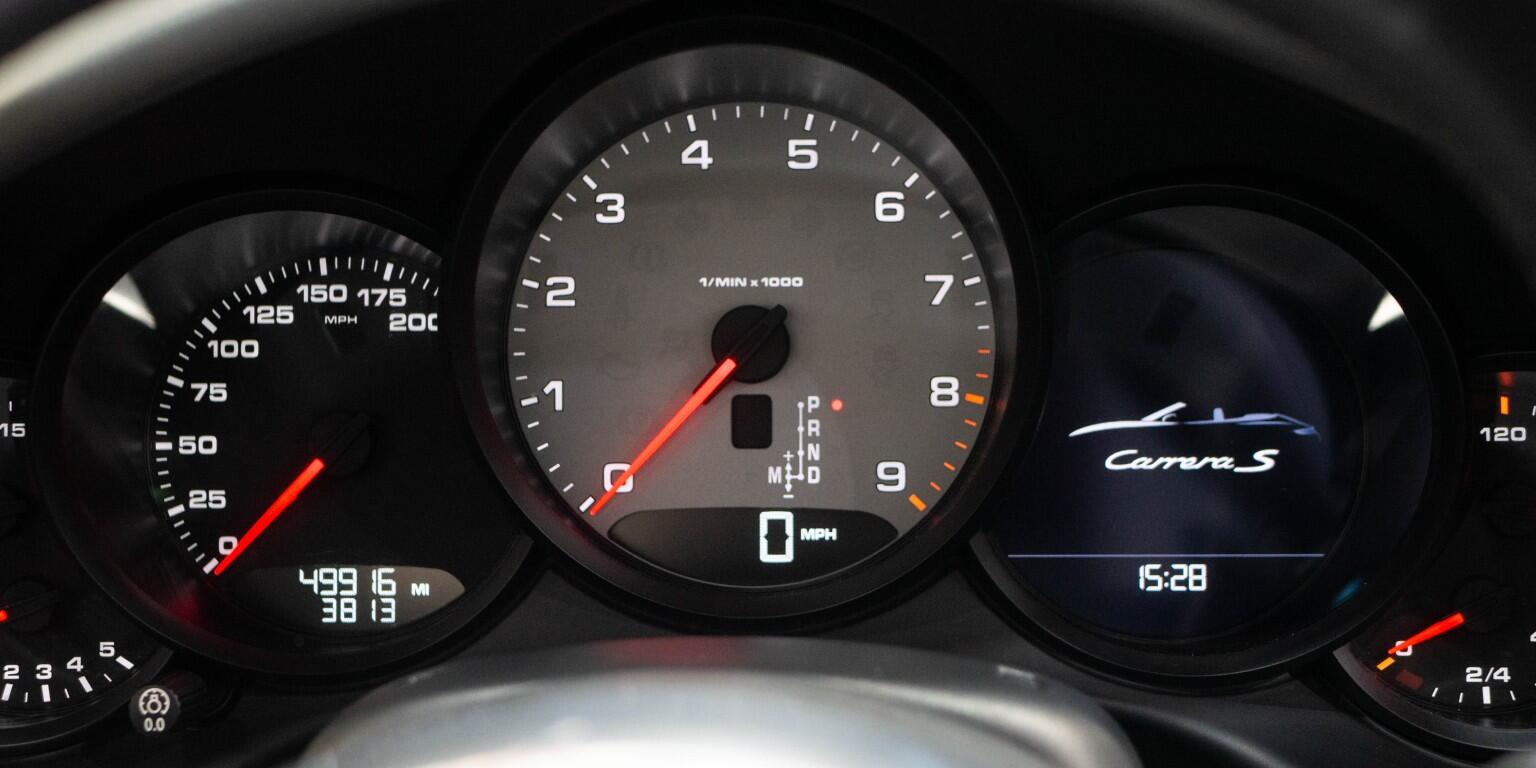 Porsche 911 view 38