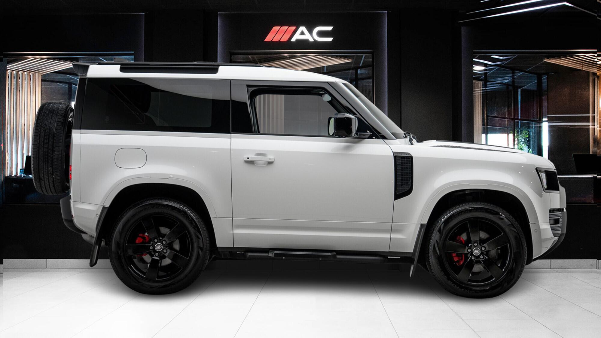 Land Rover Defender view 3