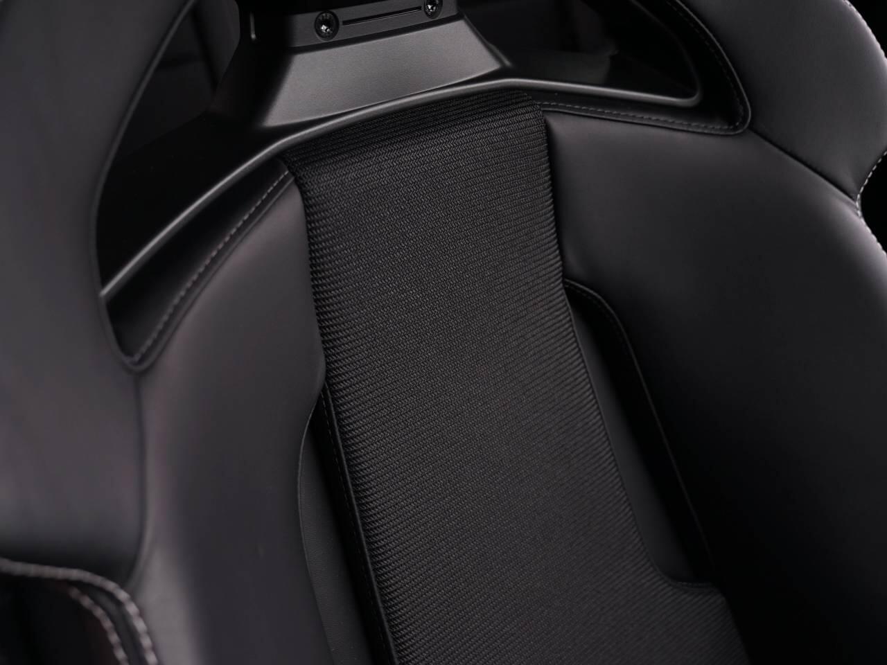 Porsche 911 view 19