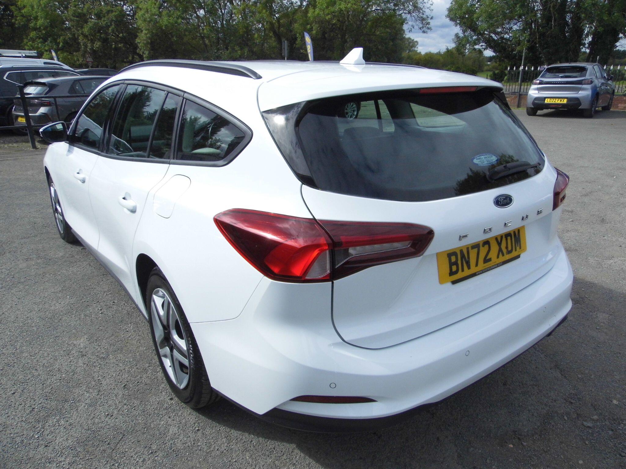 Ford Focus view 4