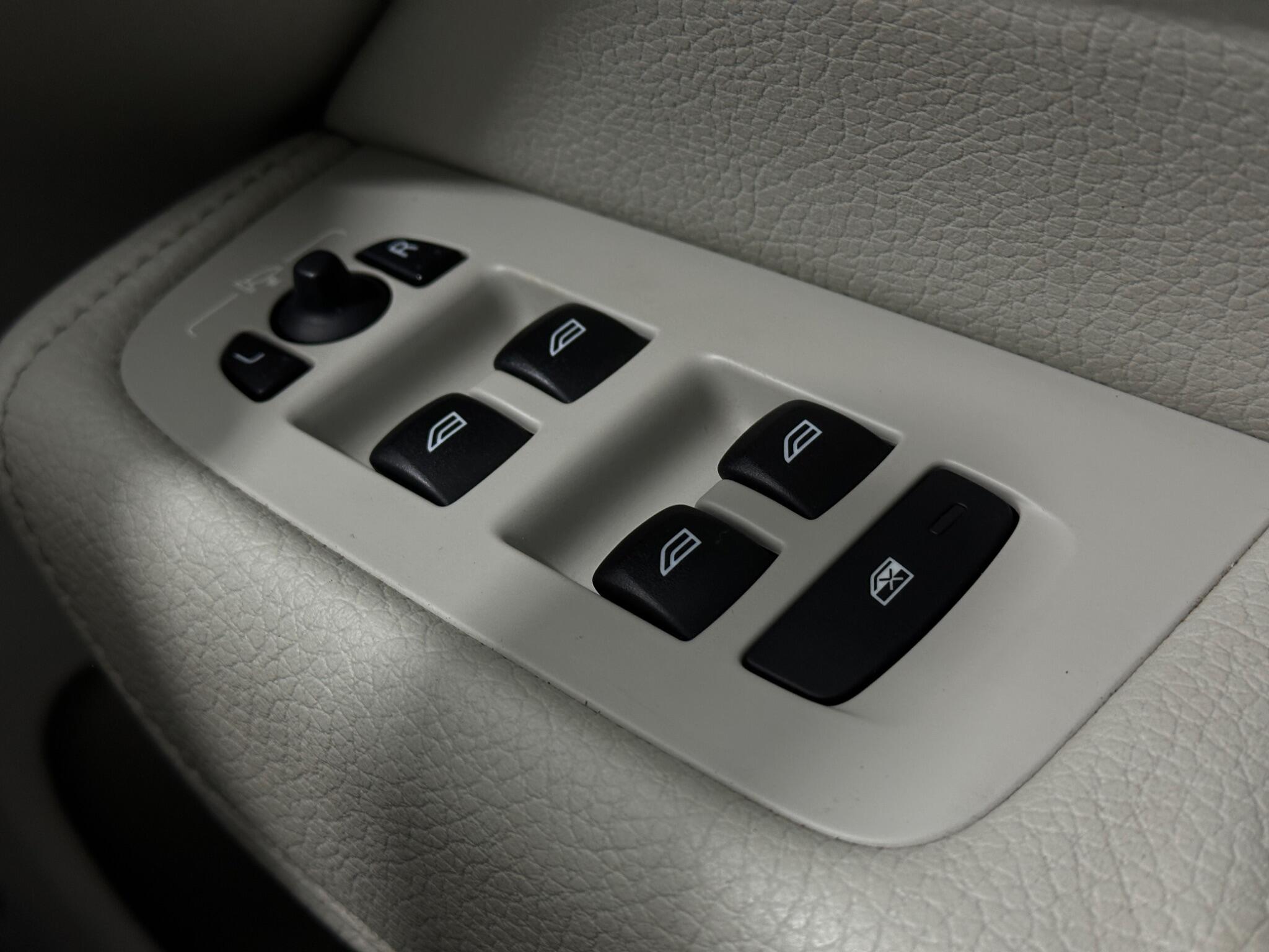 Volvo XC60 view 19