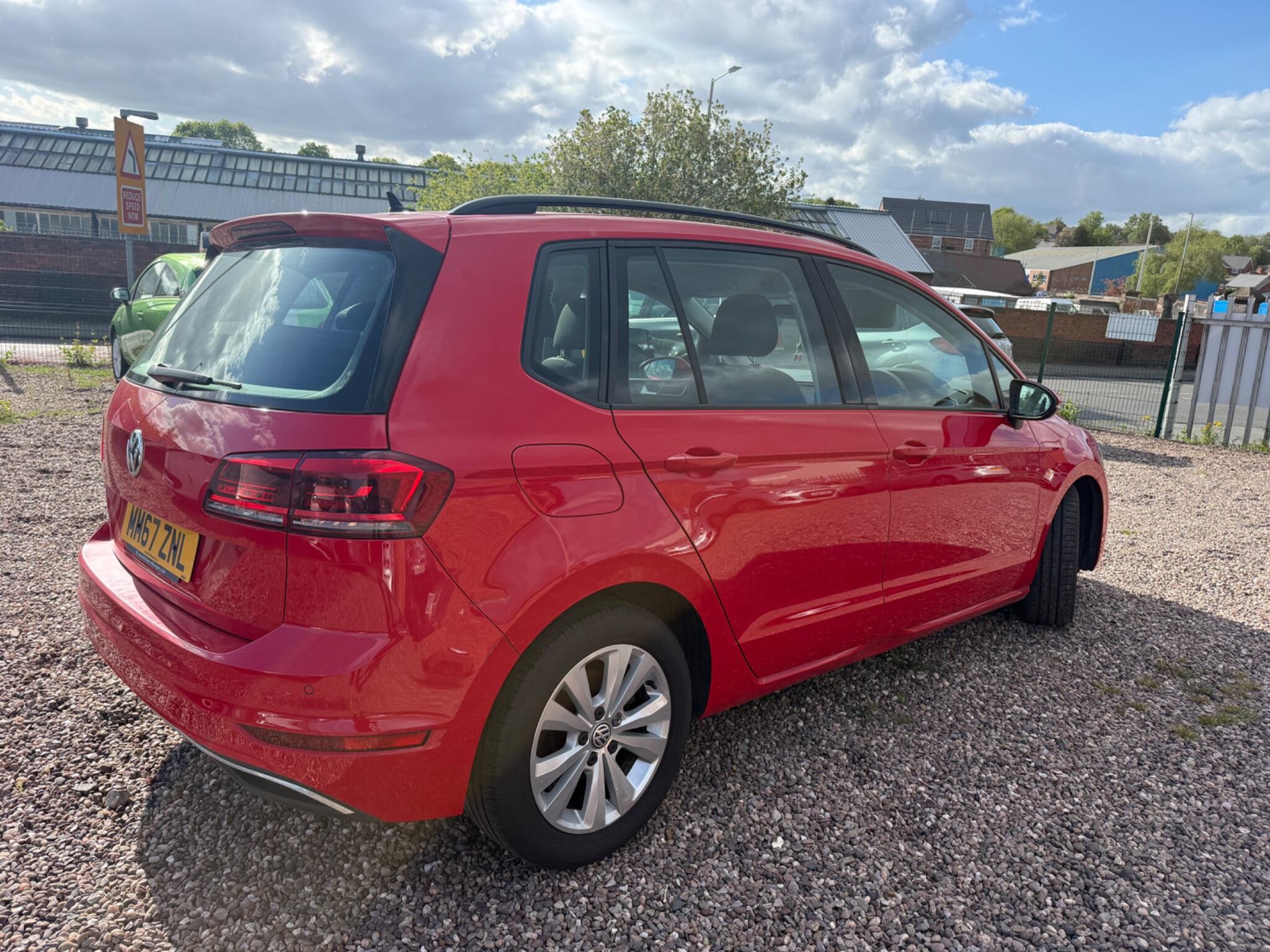 Volkswagen Golf Sportsvan view 9