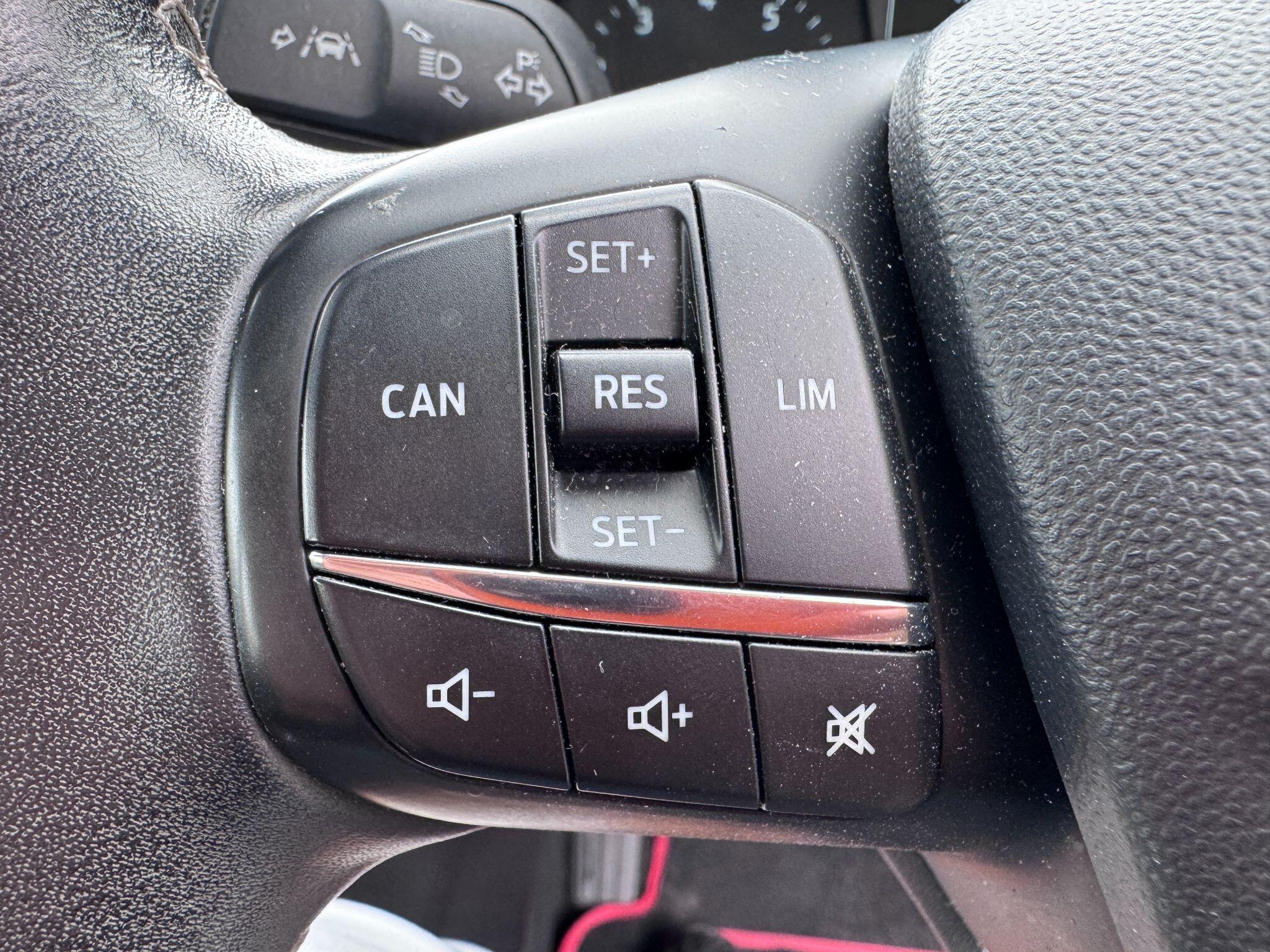 2017 Ford Fiesta image 44
