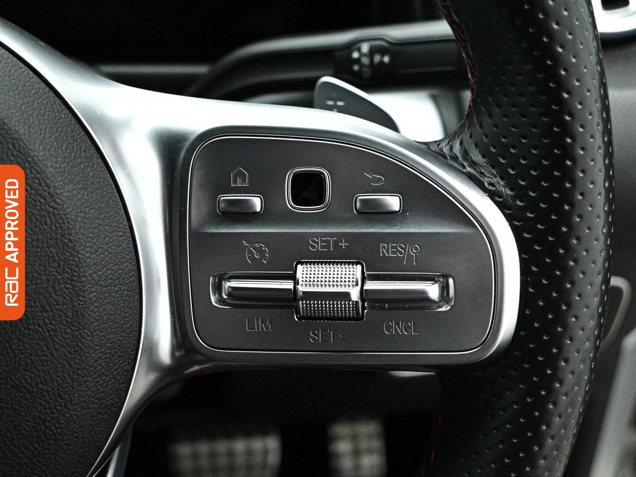 Mercedes-Benz Eqb view 26