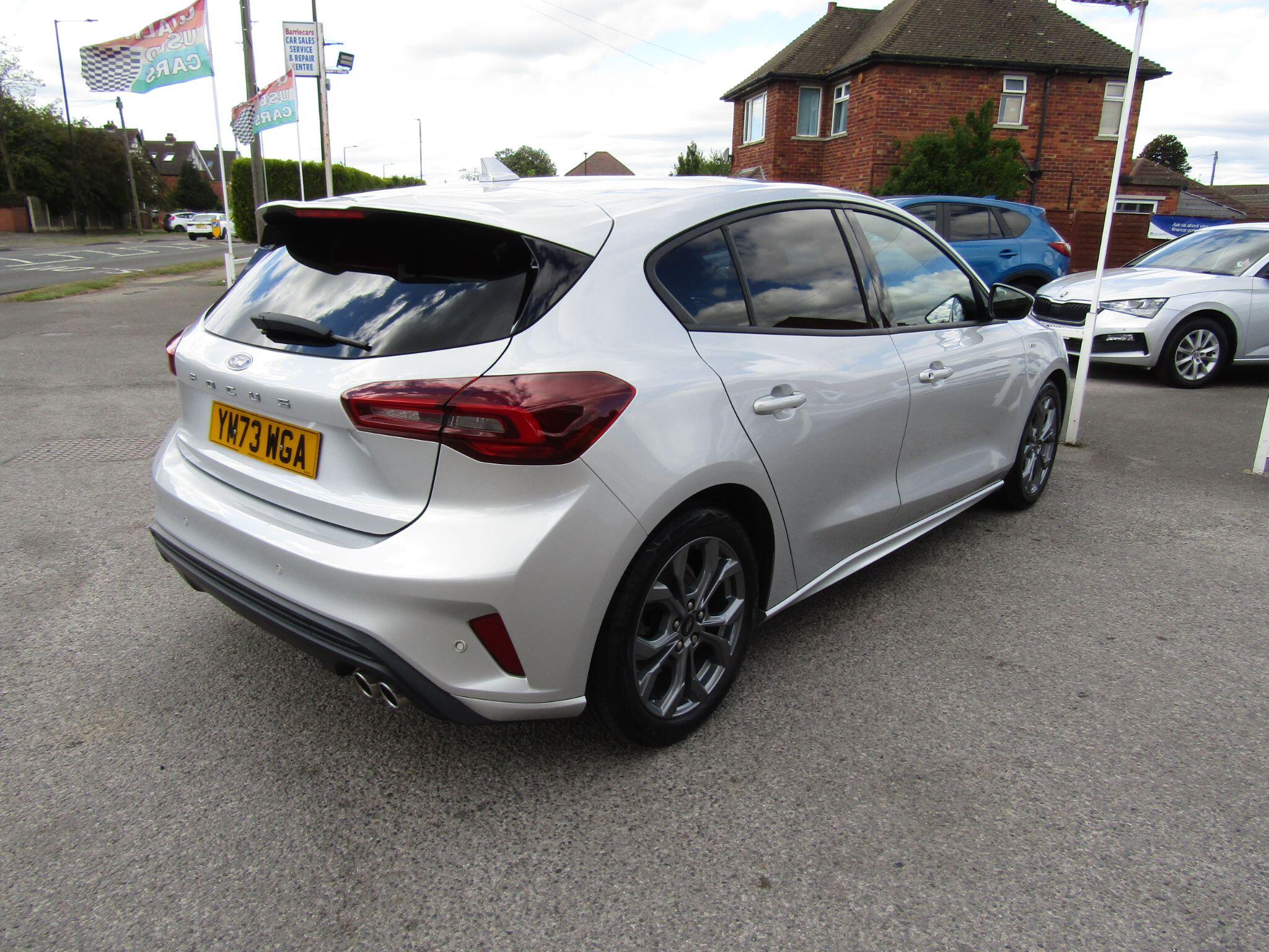 Ford Focus view 10