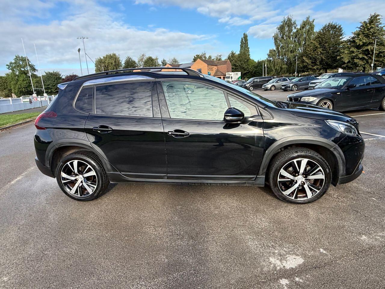 Peugeot 2008 view 4