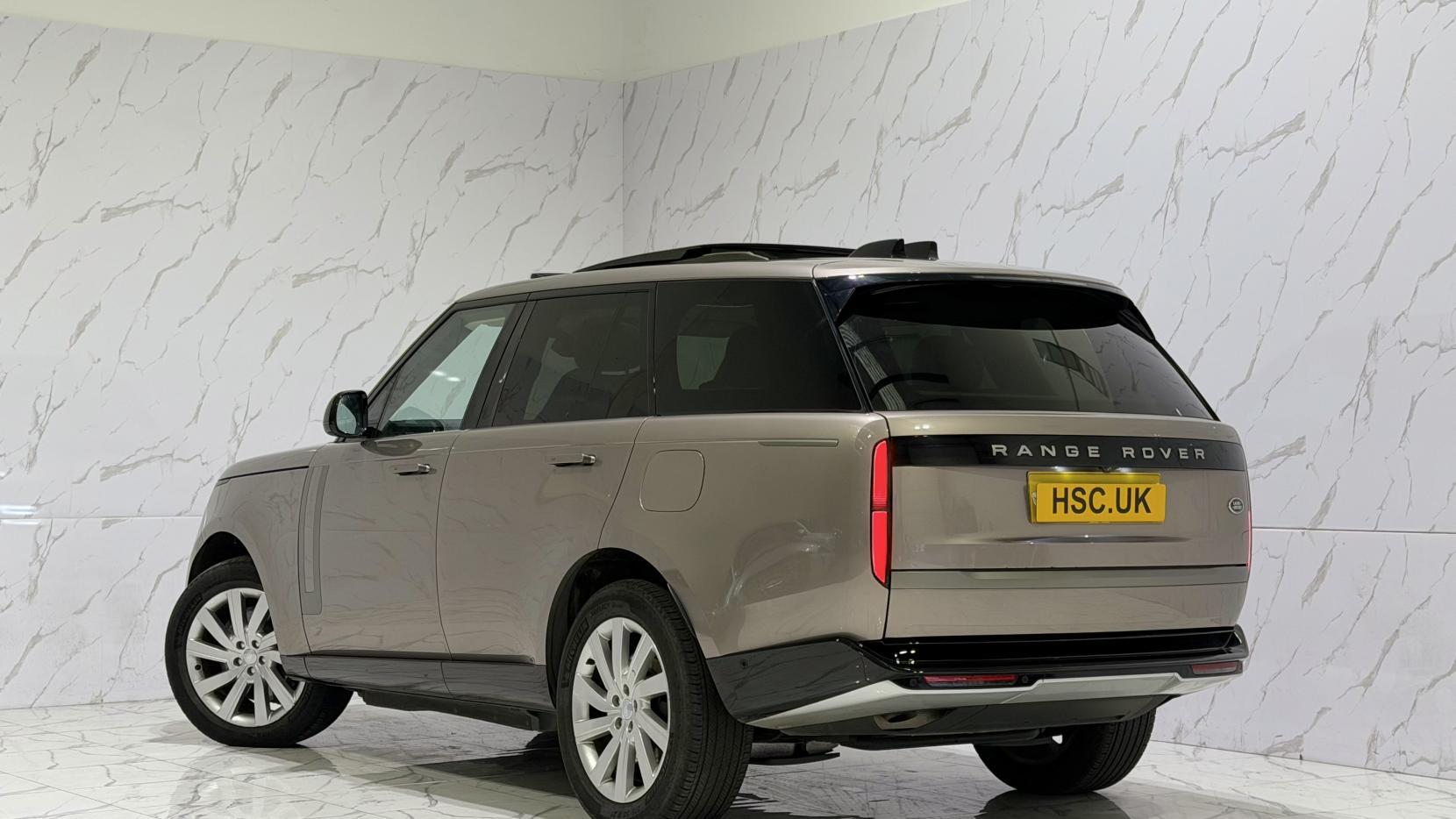 Land Rover Range Rover view 6