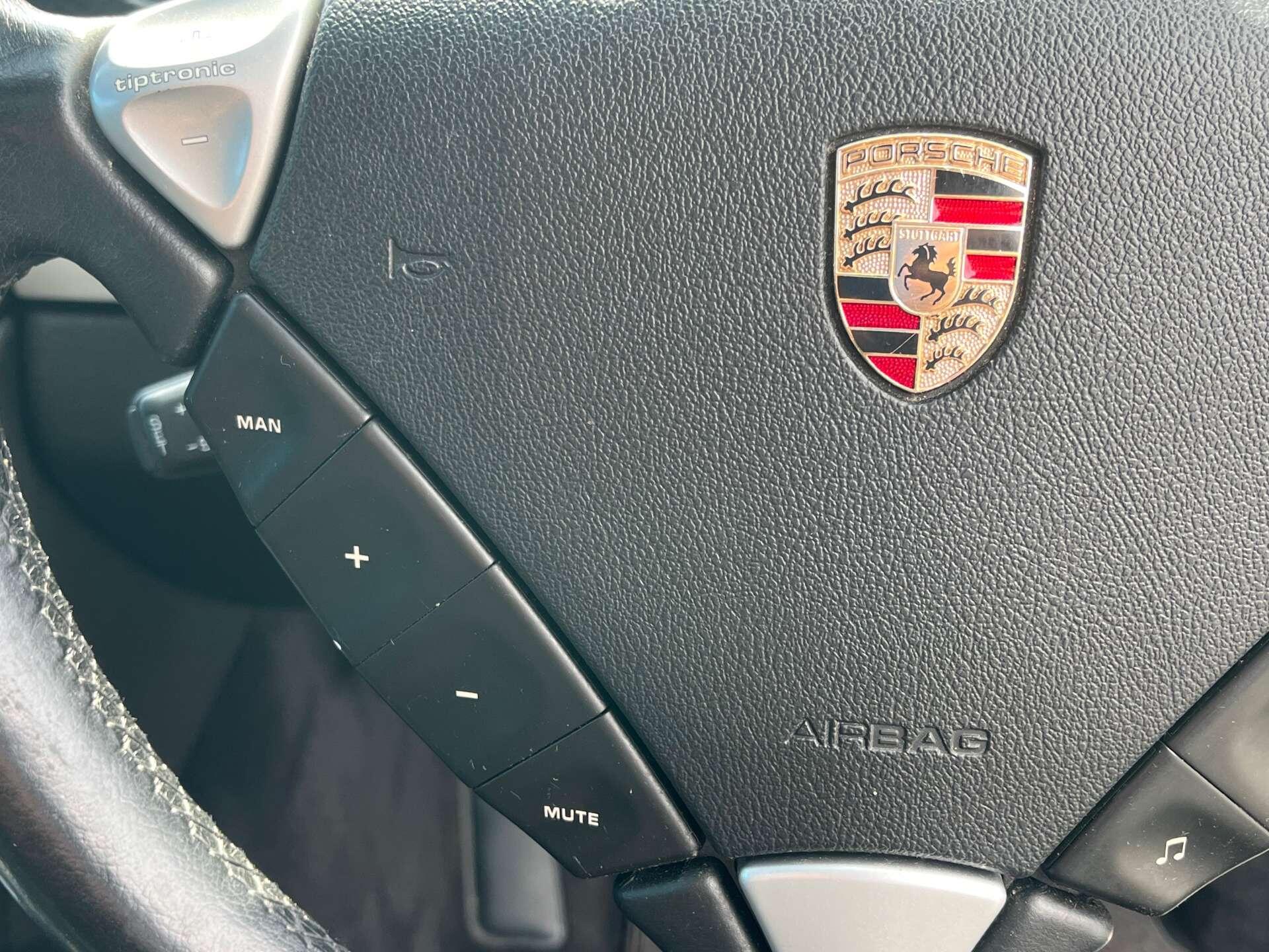 Porsche Cayenne view 24
