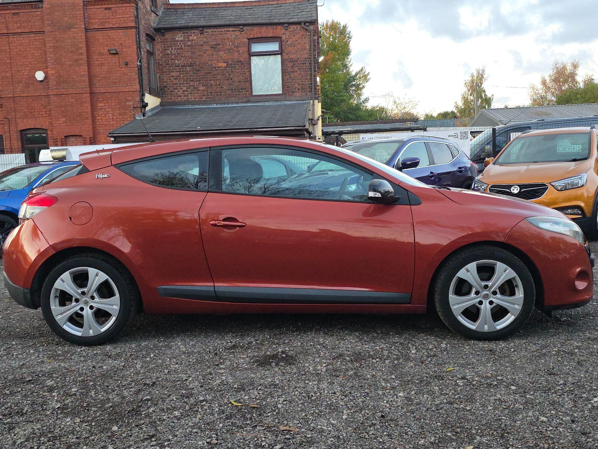 2010 Renault Megane image 9