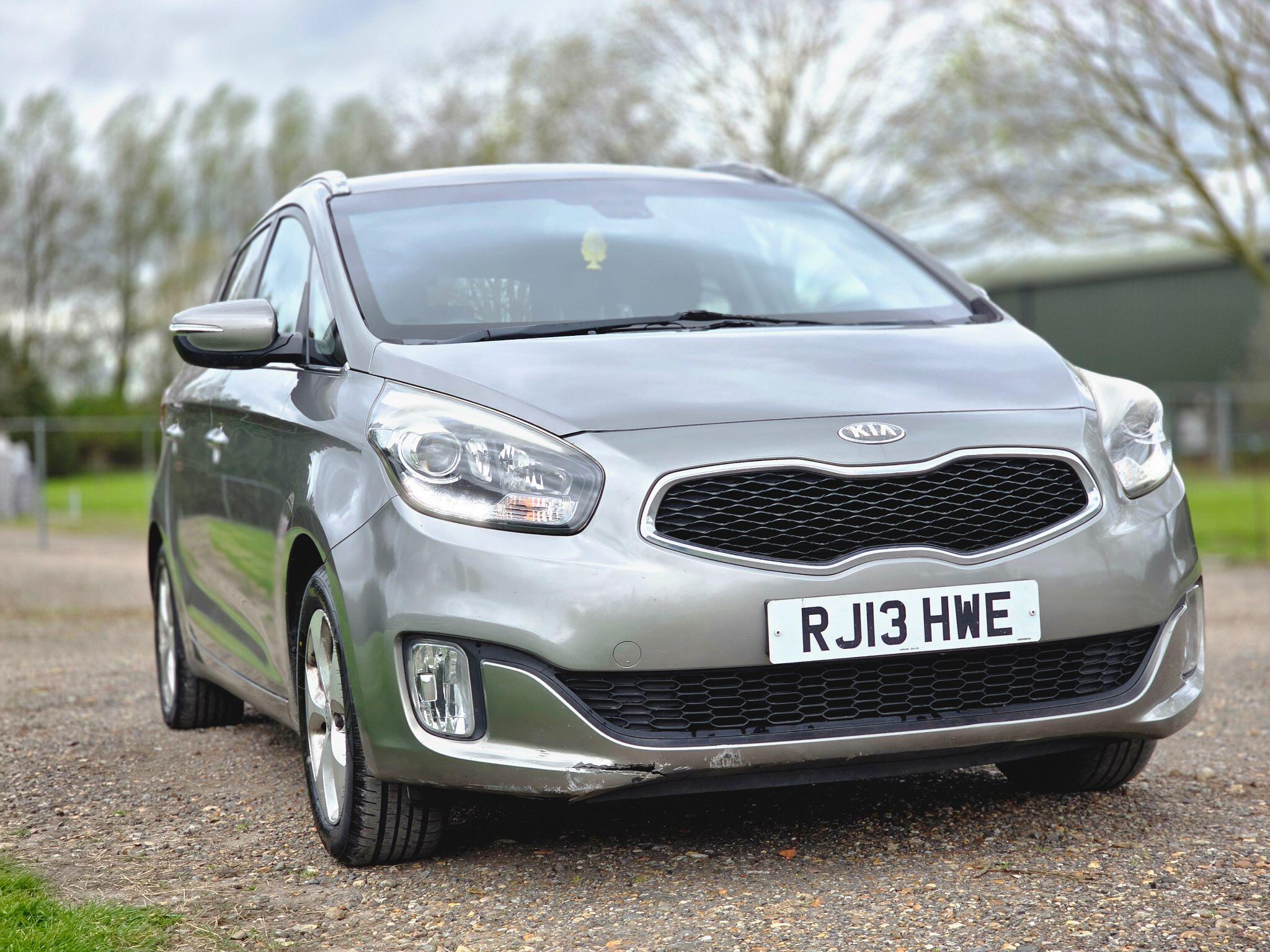 Kia Carens view 19