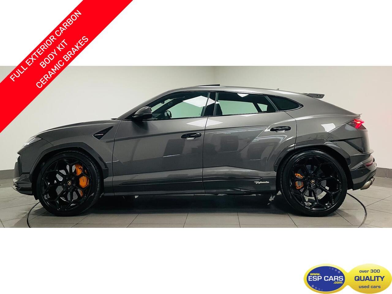 Lamborghini Urus view 4
