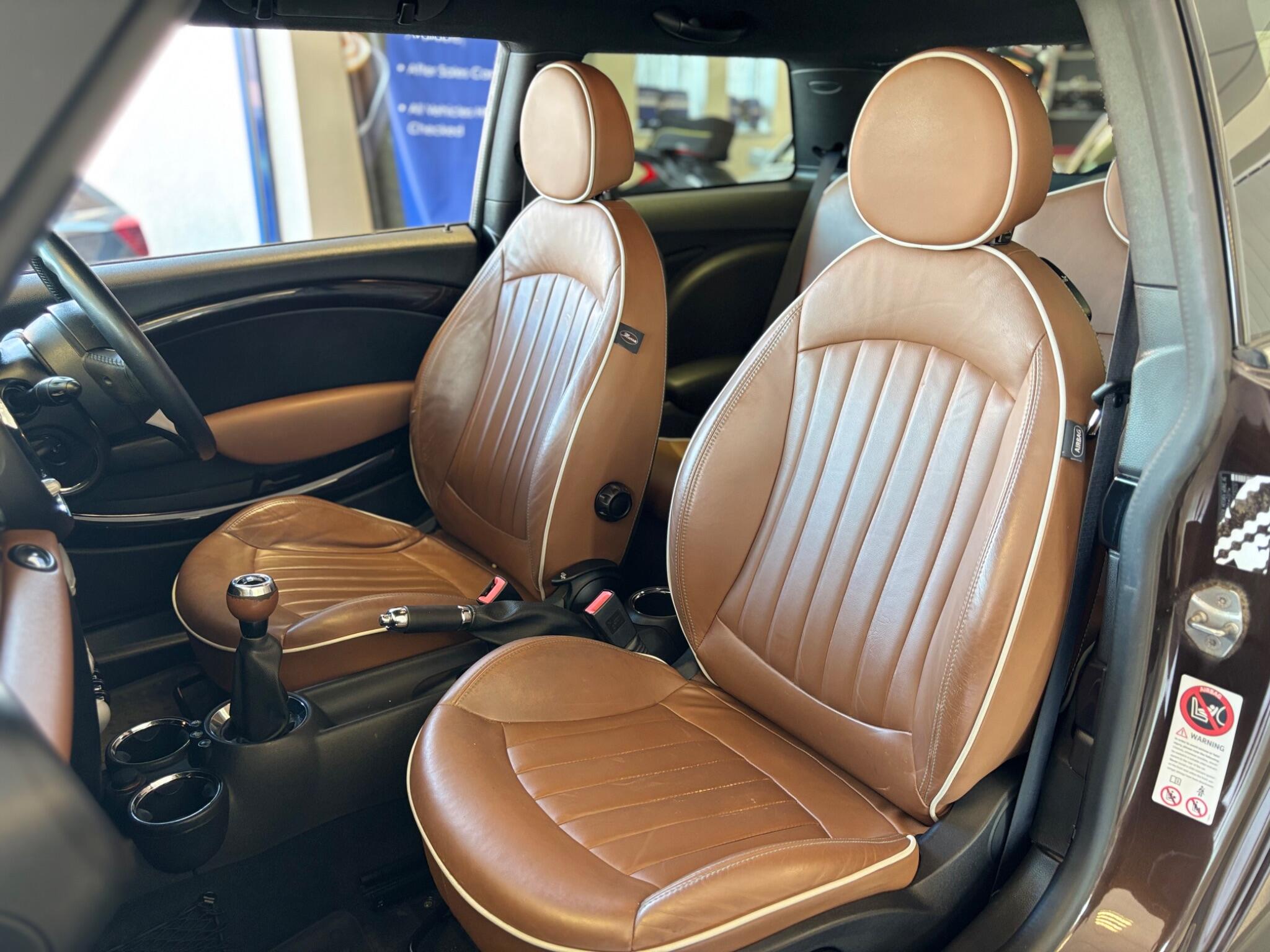 Mini Hatch view 24