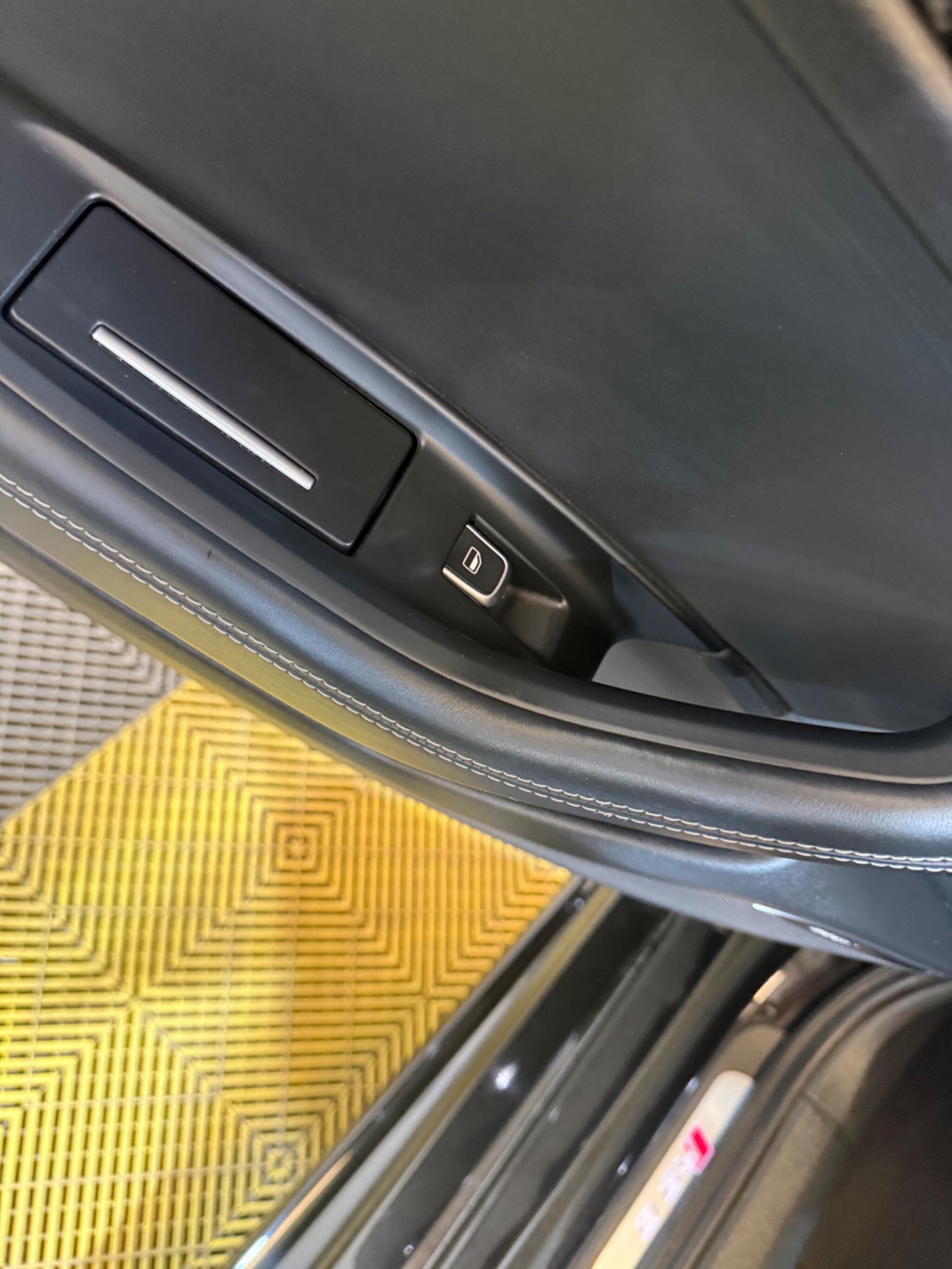 Audi RS6 view 63
