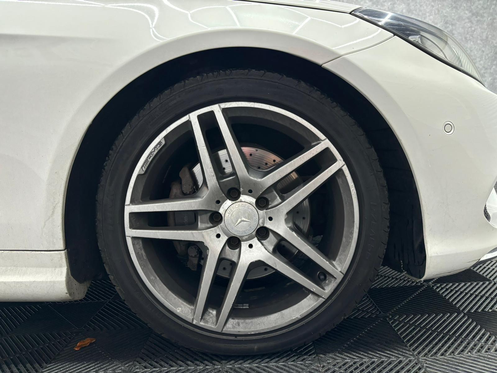 Mercedes-Benz E Class view 33