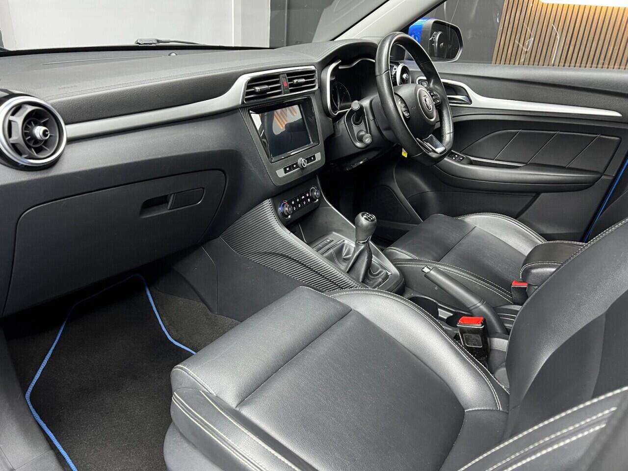 MG ZS view 31