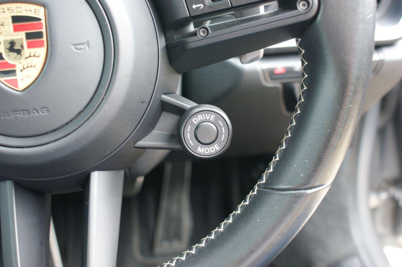 Porsche 911 view 78