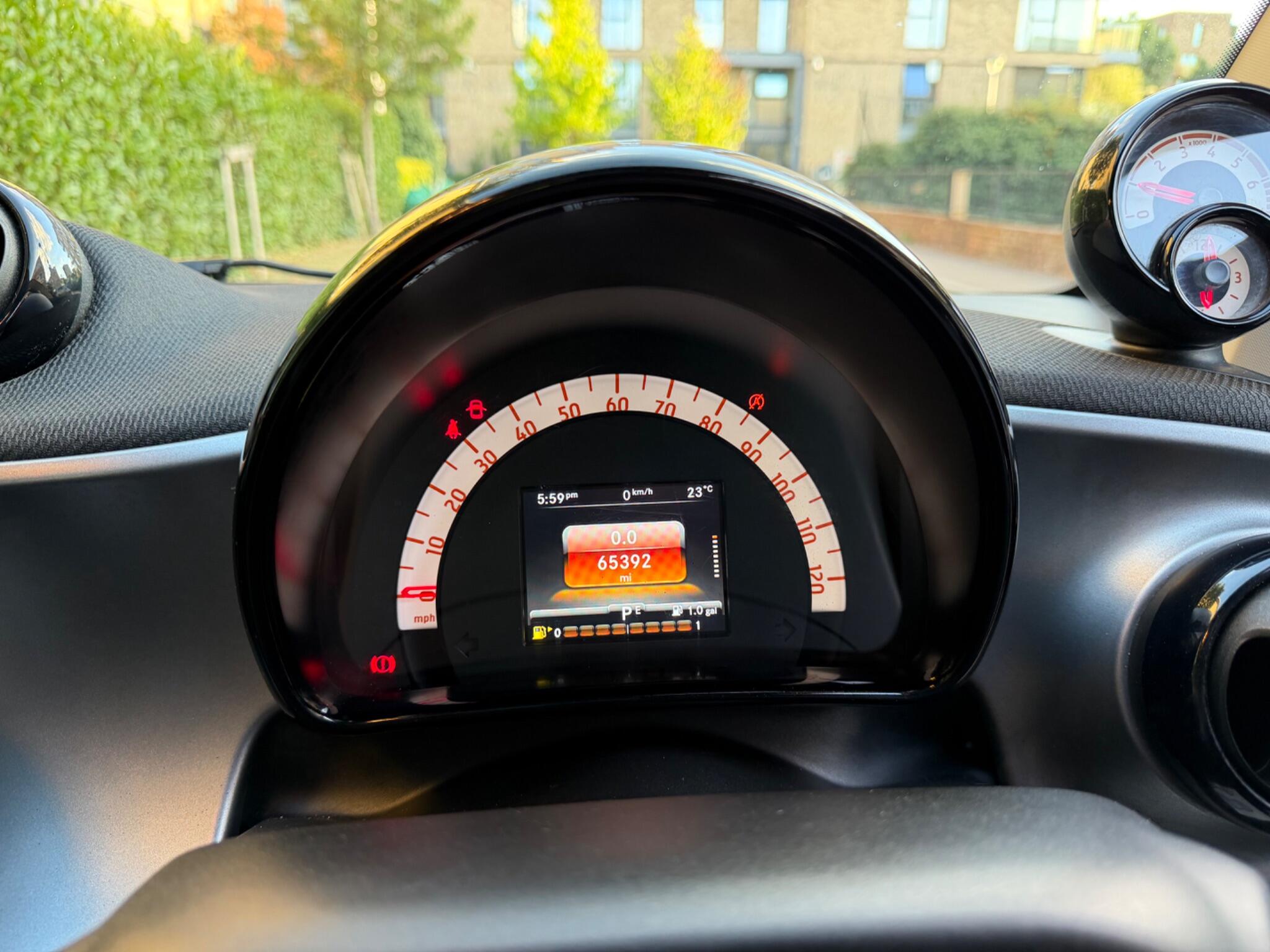 smart Fortwo view 18