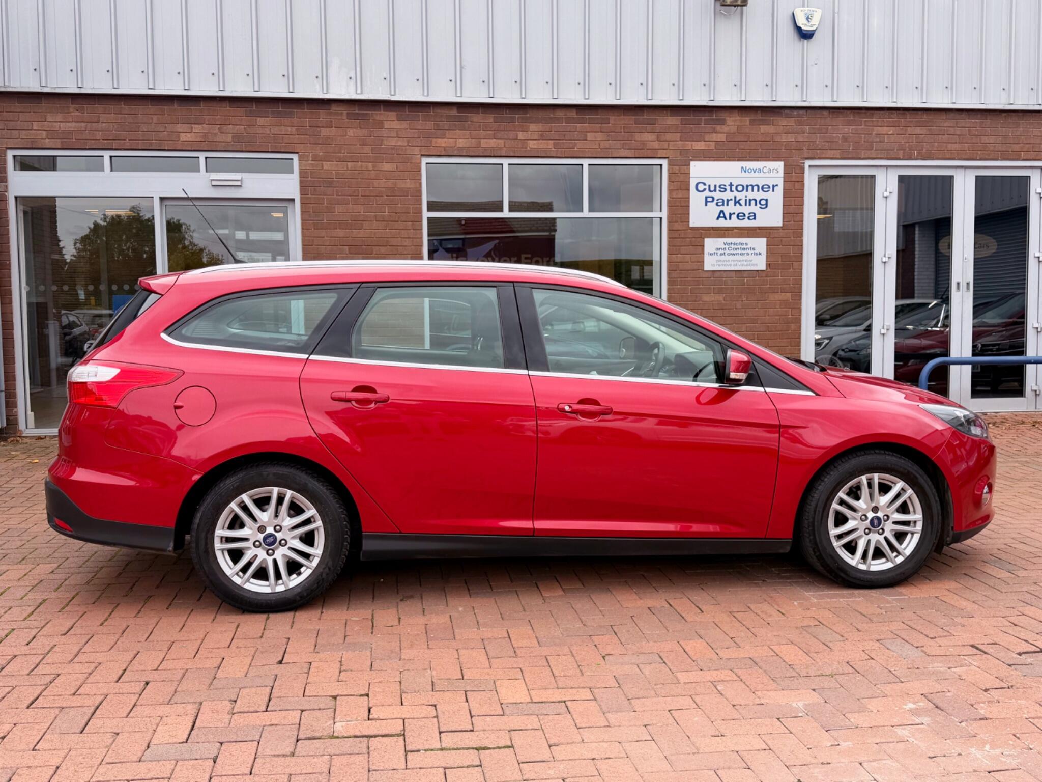 Ford Focus view 17