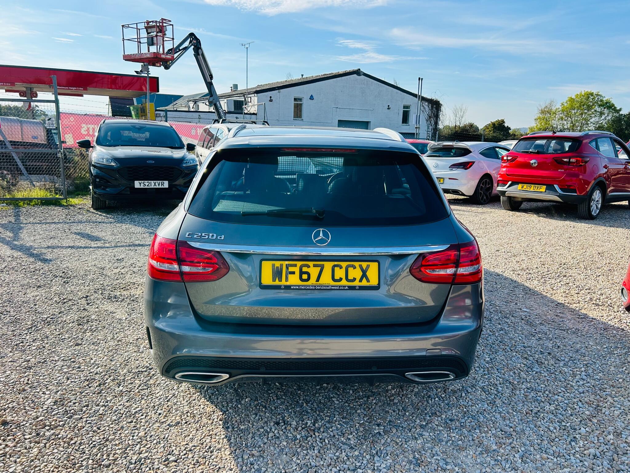 Mercedes-Benz C-Class view 8