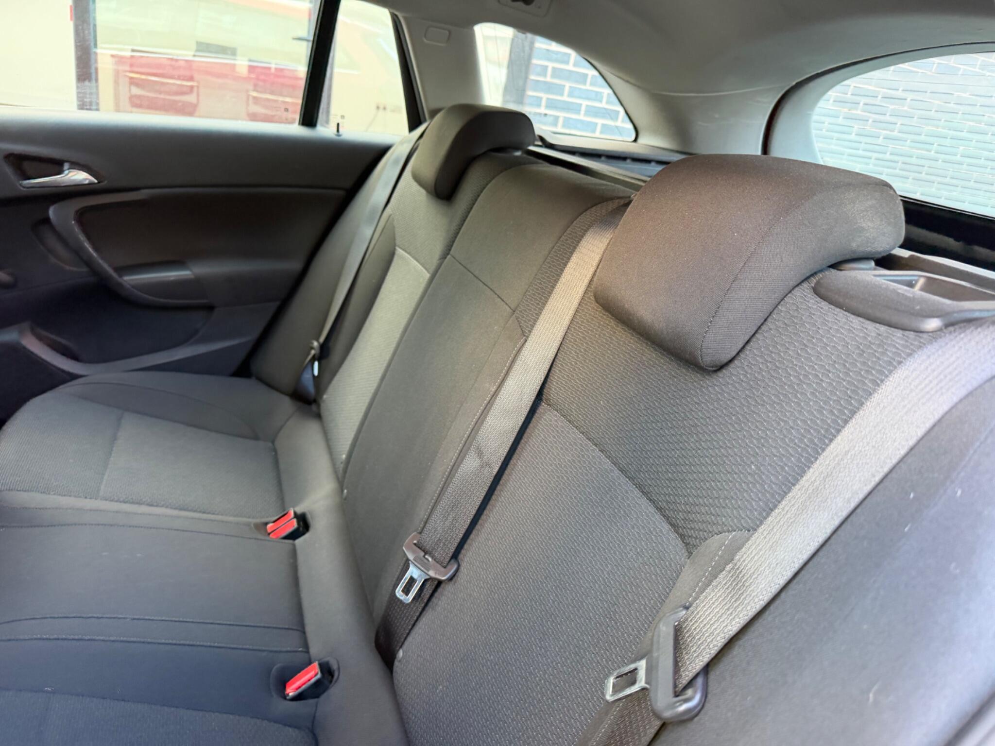 Vauxhall Insignia view 28