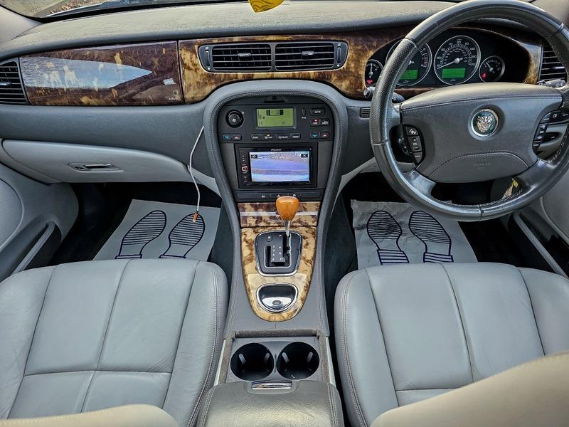 2004 Jaguar S-Type 3.0 V6 SE Plus 4dr • 71,000 miles image 34