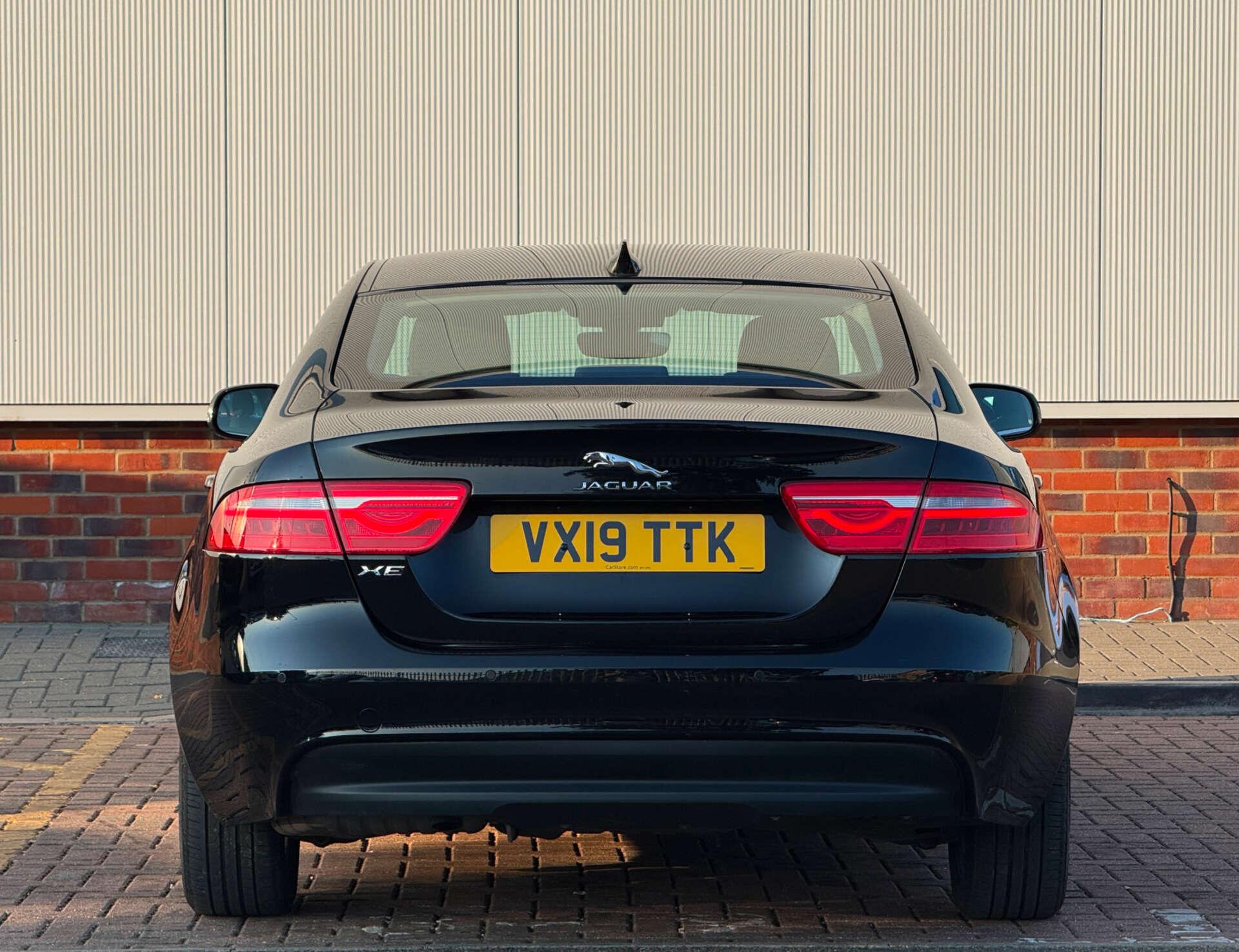 Jaguar Xe view 8