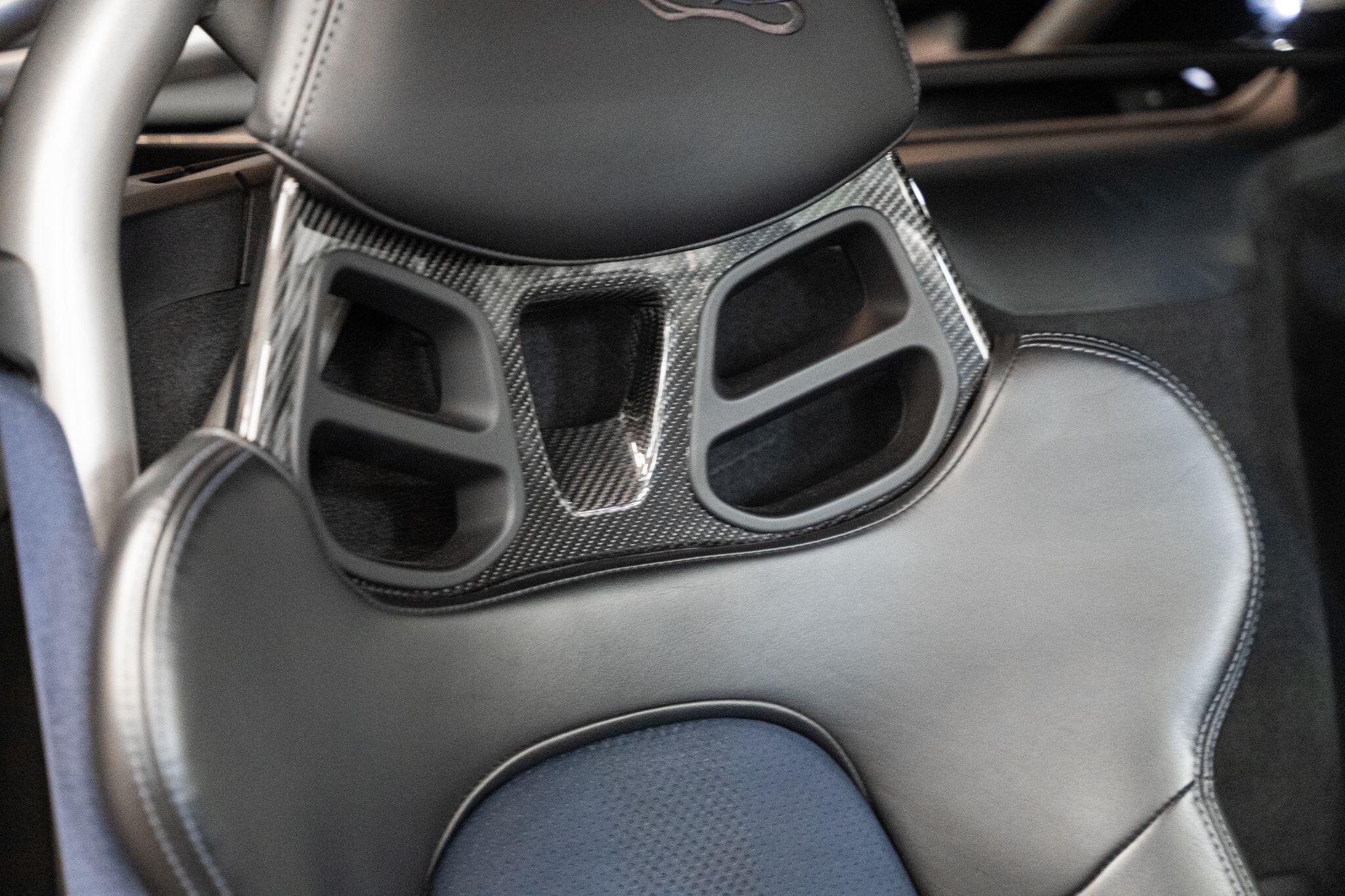 Porsche Cayman view 34