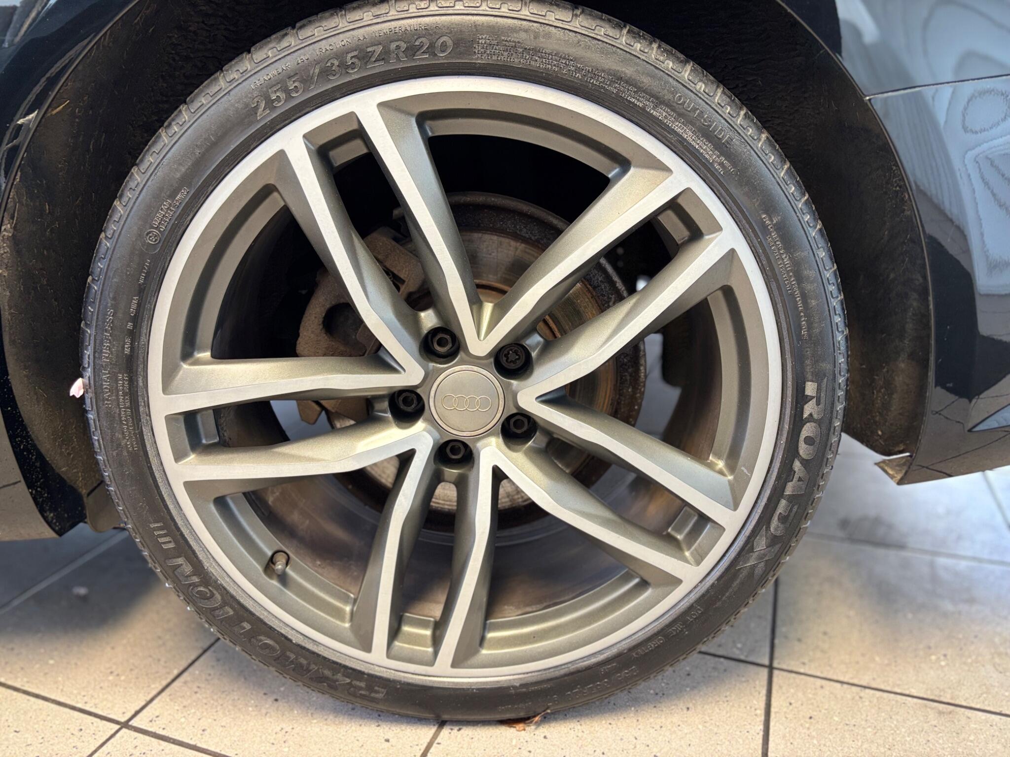 Audi A6 Saloon view 36