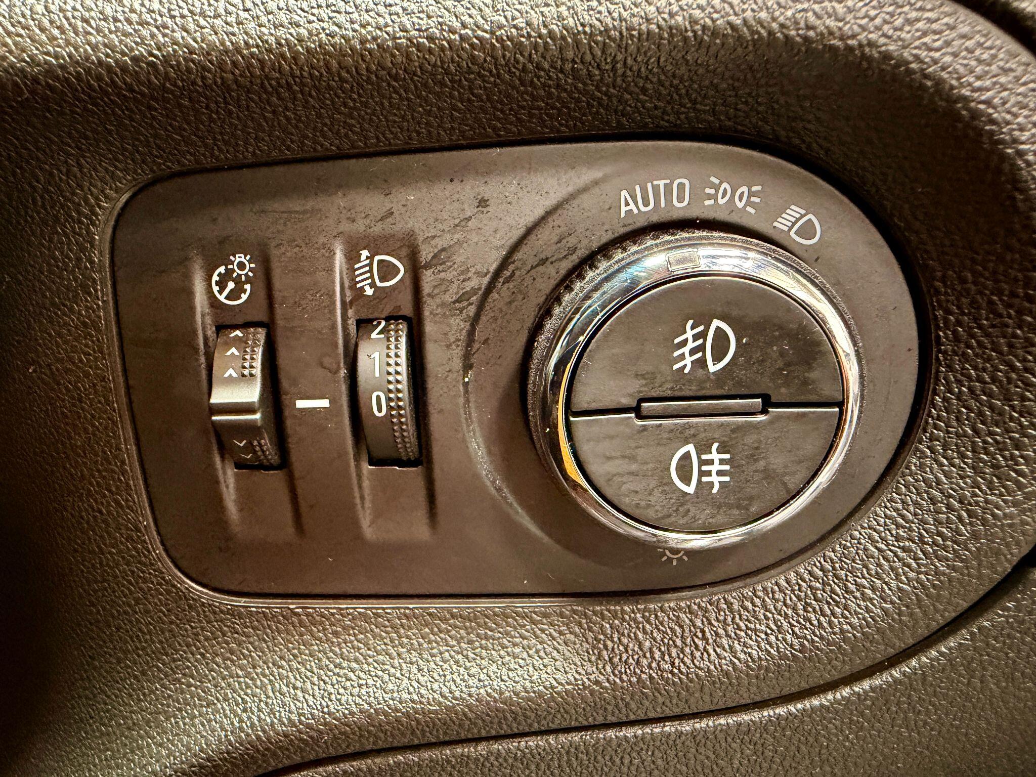Vauxhall Grandland X view 16